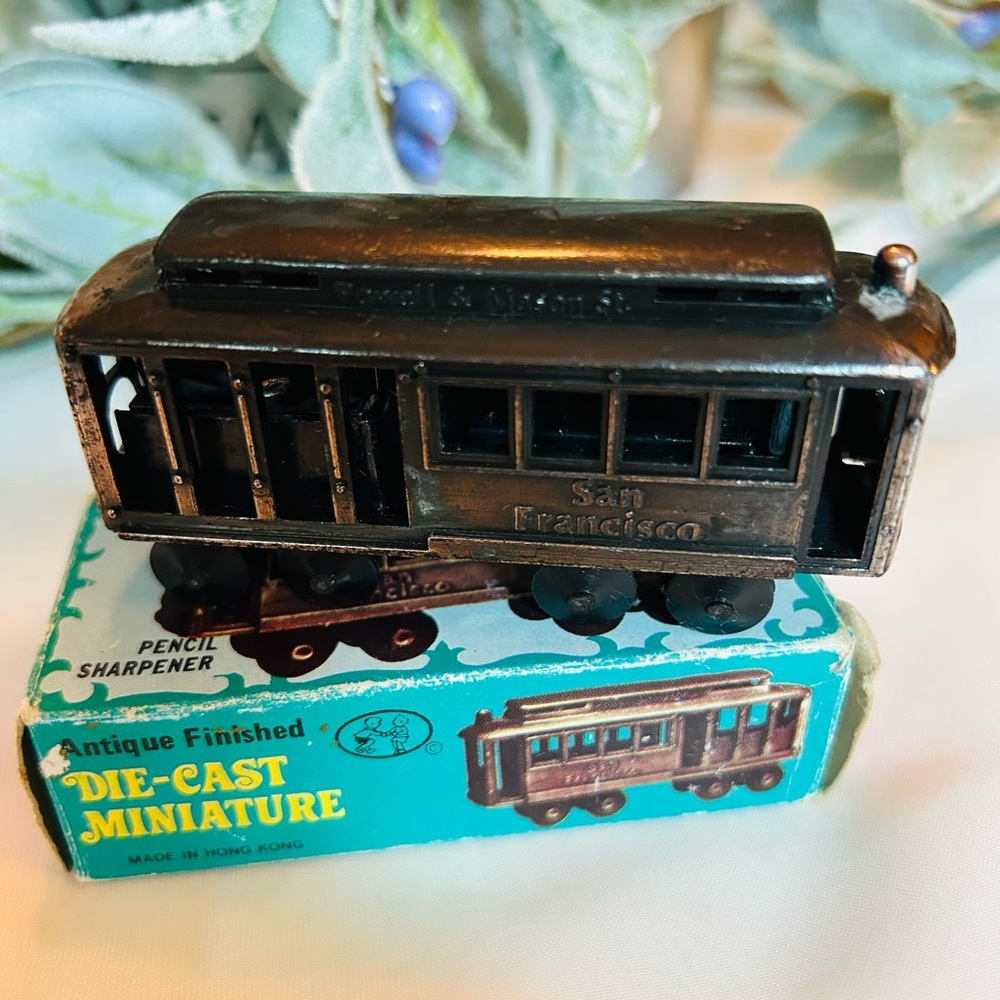 Pencil sharpener San Francisco mini Trolley Die Cast Metal Collectible with box